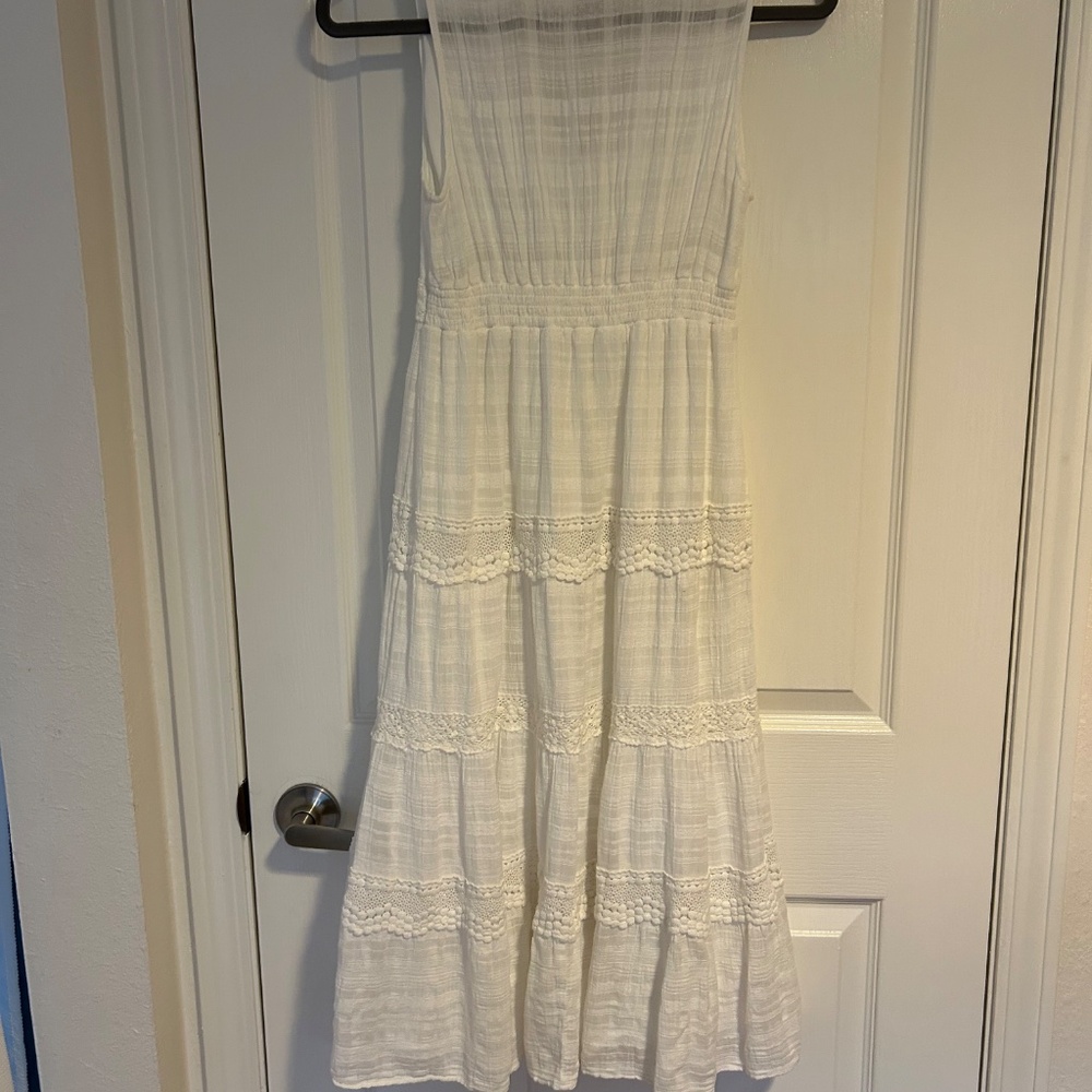 Beachy Dress!  White and flowy. - Picture 4 of 4